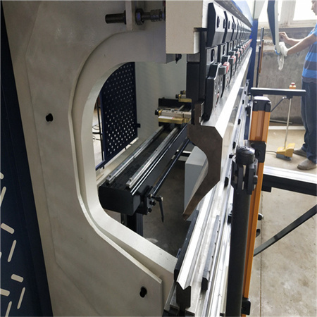 CNC स्वचालित एल्युमिनियम स्टील हाइड्रोलिक प्रेस ब्रेक इलेक्ट्रिक शीट मेटल झुकाउने मेसिन रोबोटको साथ