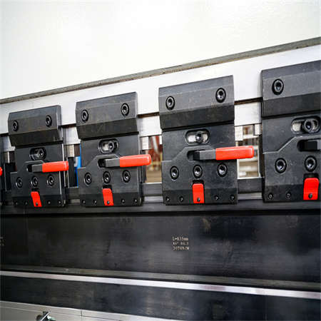हाइड्रोलिक 200T/6000 CNC प्रेस ब्रेक डेलेम CNC प्रणाली X, Y1, Y2, R + म्यानुअल Z अक्ष र क्राउनिङ एक्सिस V फलामको पाना बेन्डर