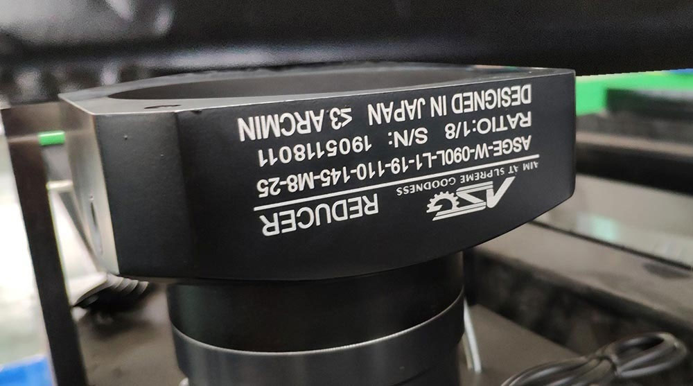 उच्च परिशुद्धता 1000w फाइबर लेजर काट्ने मेसिन मूल्य